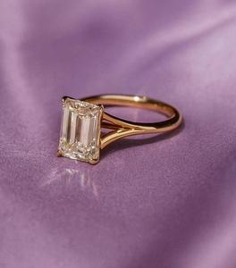 Bague de fiançailles solitaire en moissanite taille émeraude 3 carats Black Pearl Jewels, tendance, à tige fendue, cadeau d'anniversaire de mariage pour femme - Product Image 2