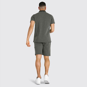 Ensembles d'été décontractés pour hommes avec polos et shorts à demi-manches Méthode de tissage en tricot et ensembles d'été brodés conçus sur mesure - Product Image 6