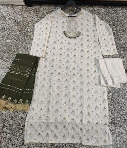 Ensemble Palazzo Semi-Couture Prêt-à-Porter en Soie Pakistanaise avec Broderie Georgette, Robe Salwar Kameez pour Mariages et Cérémonies - Product Image 1