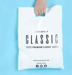 Sac à provisions en plastique à poignée découpée avec logo personnalisé haut de gamme, sacs découpés à l'emporte-pièce - Product Image 5