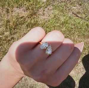 แหวนเพชรทรงรีและทรงหยดน้ำเพาะเลี้ยงในห้องปฏิบัติการ ดีไซน์ Toi et Moi คุณภาพพรีเมียม ทองคำแท้ 14K สำหรับขอแต่งงาน ของขวัญสำหรับคู่รัก - Product Image 6