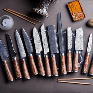 Chef Kitchen Ensemble de 5 couteaux de chef personnalisés professionnels en acier damas faits à la main avec manche en bois - Product Image 4