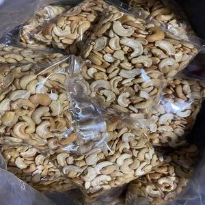 Nueces de Anacardo Crudas Secas Grado W320/240 Calidad Orgánica 5% Partidas Tipo de Cultivo Común Grado Alimenticio 24 Meses de Vida Útil Bolsa de PP - Product Image 4
