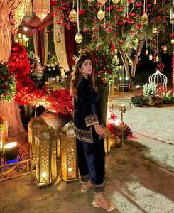 Conjunto de Salwar Kameez de Terciopelo Ecológico Antra Lifestyle, Estilo Urbano con Estampado Floral Tradicional, Secado Rápido para Fiestas - Product Image 5