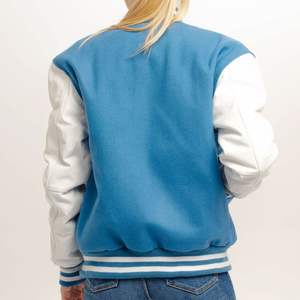 Chaqueta Bomber Universitaria de Piel de Oveja Personalizada para Mujer, Transpirable, con Mangas Reversibles, Diseño OEM, Invierno y Primavera - Product Image 6