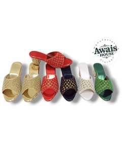 รองเท้าส้นสูงแบบสลิงแบ็คหนังแท้ประดับลายการ์ตูนทำมือ ตกแต่งด้วยคริสตัล บุด้วยวัสดุนุ่มสบาย ดีไซน์เซ็กซี่ทันสมัยสำหรับผู้หญิง - Product Image 2