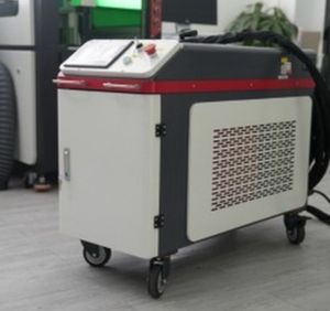 Équipement de nettoyage industriel portable, élimination de la rouille par laser pulsé - Product Image 3