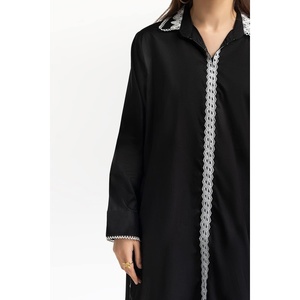 Chemise Chic Noire à Carreaux pour Femme avec Logo Brodé et Dentelle Pailletée, Taille XL, en Lin, Mousseline et Tissu Tricoté, Coupe Ample pour l'Automne - Product Image 5