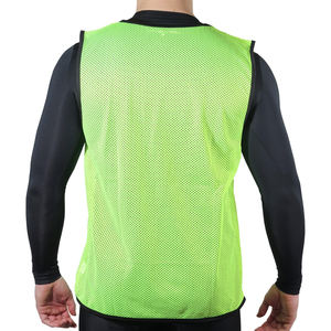 Venta al por mayor numerado 100% poliéster malla fútbol entrenamiento deportes chaleco Baberos Pinnies para adultos y niños - Product Image 2