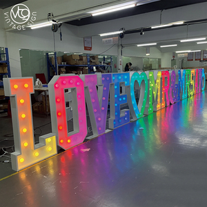 Grandes lettres lumineuses géantes en forme de cœur pour décoration de fête, lettres géantes lumineuses à ampoules - Product Image 1