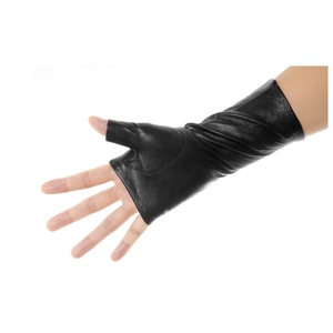 ถุงมือครึ่งนิ้วสีดำสำหรับผู้หญิง, ถุงมือหนังกันไฟความยาวไม่เกินกลาง - Product Image 3