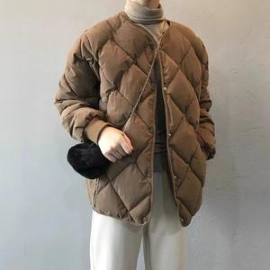 Femmes hiver chaud mi-long mince à capuche fermeture éclair Parkas à manches longues rembourré bouffée veste couleur unie fait peau de mouton coton - Product Image 1