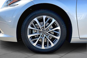 Lexus ES 350 FWD 2023 Usado en Excelentes Condiciones - Listo para Enviar - Product Image 4