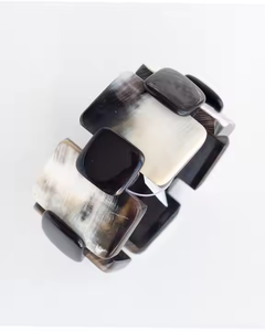 กำไลข้อมือเขาควายใหม่ แบบกว้าง ยืดหยุ่นได้ ทำจากอาเกตขัดเงา รูปสัตว์ งานฝีมือธรรมชาติแบบส่วนตัว โดย saniya handicraft - Product Image 6