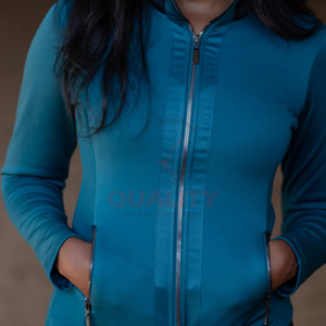 Ropa de abrigo Ecuestre para mujer con tela elástica impermeable transpirable chaqueta de equitación Premium perfecta para una función cómoda - Product Image 5