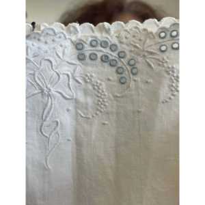 Camisón Vintage de Lino Francés con Estampado de Miosotis - Product Image 4