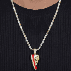 Pendentif de chaussures glacées plaqué or jaune adapté à la chaîne de tennis - Product Image 3