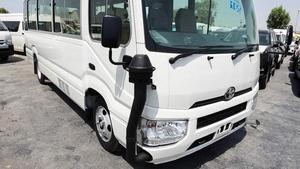 Toyota Coaster 2020 Usada en Buen Estado, 30 Asientos, Motor V8 de 4.2L, Transmisión Manual - Product Image 2