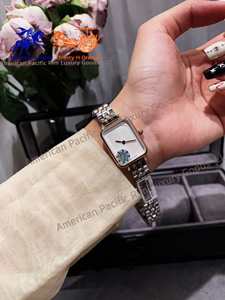 Montre décontractée pour femme en quartz diamanté, bracelet élégant en acier inoxydable, design sportif et tendance - Product Image 5