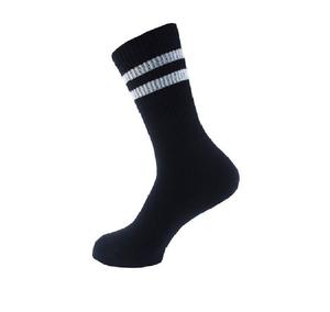 Chaussettes de sport pour hommes conçues avec un tissu respirant, un ajustement extensible et souple pour les entraînements intenses - Product Image 5