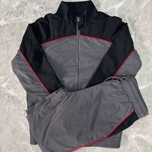 Ensemble survêtement coupe-vent personnalisé pour homme, short et veste, ensemble jogging deux pièces, survêtement zippé en polyester - Product Image 1