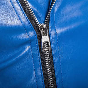 เสื้อแจ็คเก็ตหนังแท้สำหรับผู้ชาย รุ่นพรีเมียม สวมใส่สบาย เหมาะสำหรับแฟชั่นลำลองในชีวิตประจำวัน - Product Image 5