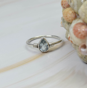 Bague Antique Minimaliste en Argent Sterling 925 Topaze Bleue à Facettes pour Décembre Pierre de Naissance Classique Simple Cadeau à la Mode Chrétien - Product Image 2