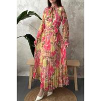 Robe midi plissée jaune à motifs imprimés numériquement avec taille naturelle