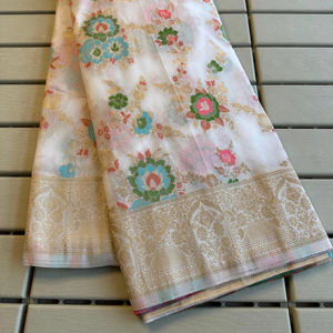 Sari de Seda Crepé Pura Artriddh Khadi, Elegante Pallu Tejido con Zari, Borlas Decorativas, Teñido a Mano, Blusa Completa con Meenakari Indio - Product Image 1