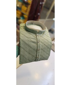 Indian PathaniThobeKurtaPajama Set para hombres en Khadi Winter Fabric con el último diseño de cadena de botones en el cuello - Product Image 2