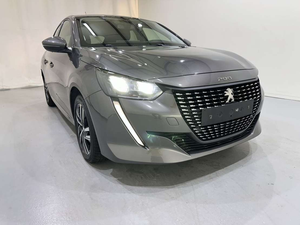 Peugeot Boxer 208 d'occasion 2024, 5 places, transmission automatique, phares LED, pneus R17, conduite à gauche, utilitaire sport - Product Image 1