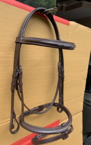 Brida de cuero de filete inglés de alta calidad para caballos Acolchado de vaca suave y hebillas SS Brida cosida elegante - Product Image 3