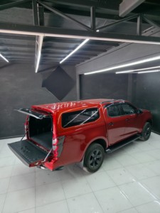 + 2024 NOUVEAU ISUZU DMAX VERRE FIXE Barre de toit rigide Accessoire de fenêtre coulissante pour extérieur de lit de camionnette - Product Image 5