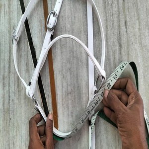 แผ่นรองอกม้าไนลอนสีขาวดำชมพู คุณภาพดี อุปกรณ์ขี่ม้ามาร์ติงเกล ขายส่งจากคันปูร์ อินเดีย - Product Image 3