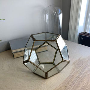 Décoration de table Verre clair Bordure en laiton lourd Finition dorée Terrarium en verre géométrique Table Bureau à domicile Restaurants Déco - Product Image 1