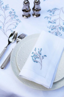 Vente en gros de nappes en coton blanc personnalisées, petites fleurs vertes brodées, lavables, pour restaurant