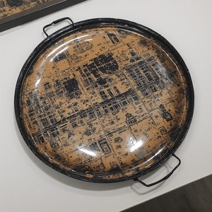 Placa de cargador de hierro de cobre jaspeado, remolinos estampados ricos, vetas doradas rústicas, diseño antiguo de Arte Moderno ligero con temática vintage - Product Image 6