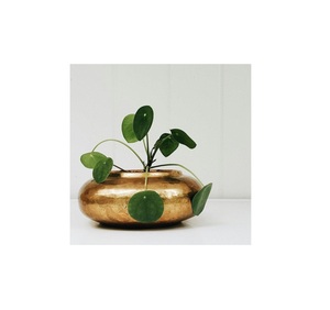 Table à manger en métal élégante et moderne Tahura avec vase Vase de table fonctionnel pour mariage, bureau à domicile ou décor d'hôtel - Product Image 5