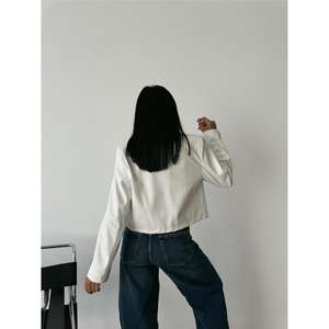 Veste courte en cuir blanc à un seul bouton pour femme - Product Image 6