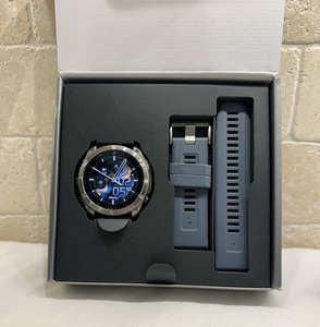 Garmins Fenix 8 51 mm AMOLED Zafiro Titanio con Correa de Cuero, Nylon y Titanio - Product Image 4