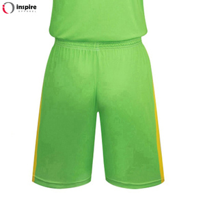 Conjunto de Uniforme de Baloncesto Unisex Personalizado, Venta Especial, Jersey y Pantalones Cortos Reversibles, Color Verde Sólido, por Inspire Apparel - Product Image 5