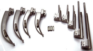 Juego de laringoscopio Macintosh & Miller con 2 asas y 9 aspas luz LED blanca este juego está compuesto por: en una funda inteligente con FOA - Product Image 5