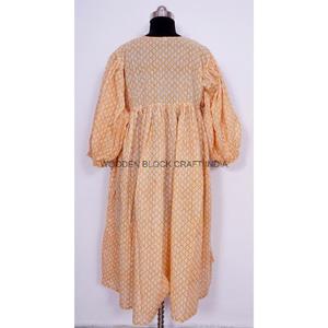 Vestido largo floral formal para eventos con borlas Dori frontal para un aspecto glamuroso y celebración costera con un toque femenino - Product Image 4