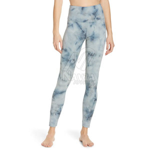 Leggings de Yoga de Cintura Elástica Hechos a Medida, Estilo Nuevo, Color Sólido, Hechos en Pakistán - Product Image 1