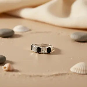 แหวนเงินแท้ 925 ประดับหินสีดำและสีขาวสำหรับผู้หญิง-เครื่องประดับชั้นดี - Product Image 2