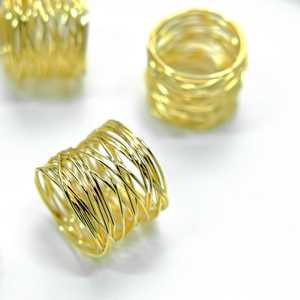 Beaux ronds de serviette de mariage de forme ronde en or pour la décoration de table disponibles aux prix de gros de l'Inde - Product Image 2