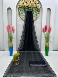 Saree de créateur élégant fabriqué en fausse georgette orné d'un hot fix exquis avec un chemisier assorti en fausse georgette - Product Image 5