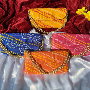 Bolso de Mano Bandhani con Asa, Estilo Étnico Bandhej Lohri Jaggo, Recuerdos para Damas de Honor, Varalakshami, Vratham, Regalos de Cumpleaños, Nikah - Product Image 1