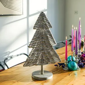 Accent d'arbre de Noël en rotin de saison festive Arbre de Noël en rotin enchanteur en blanc pour centre de table - Product Image 4