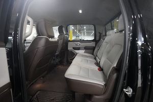 RAM 1500 LARAMIE 2024, Cabina Doble, Tracción en las Cuatro Ruedas, Volante a la Izquierda, Cuero, Caja de Cambios Automática, Cámara Trasera, Motor Inteligente <4L de Aluminio - Product Image 2
